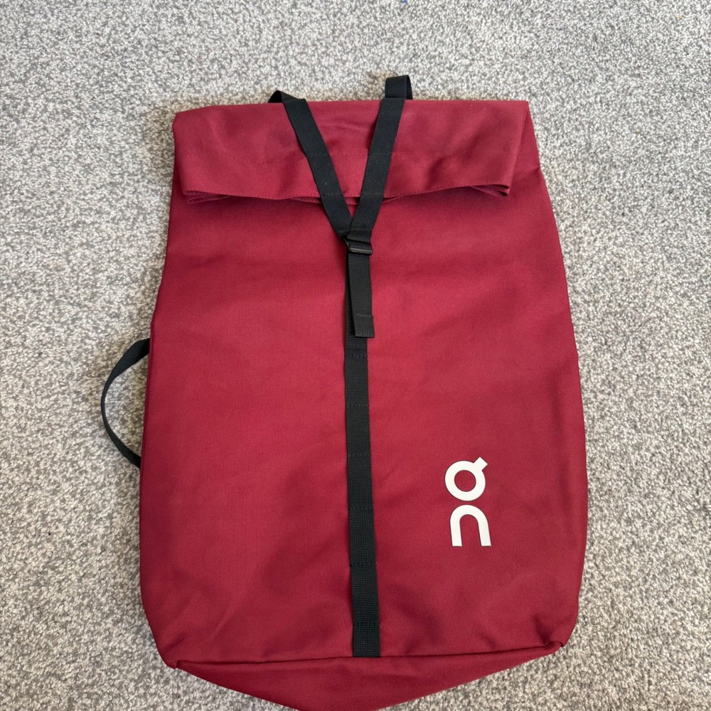 On Running‎ ambassador Roll Top Backpack Burgundy adjustable strap